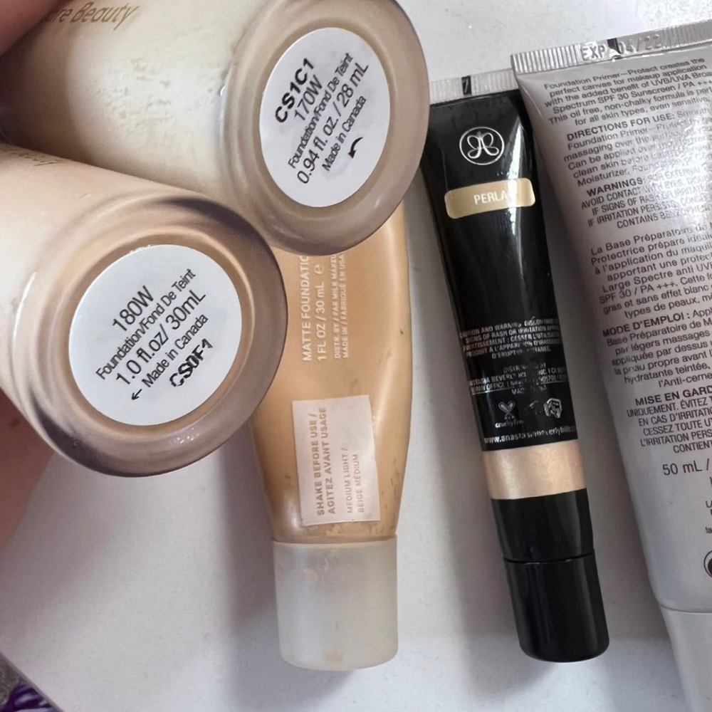 Makeup bundle - Picture 2 of 2